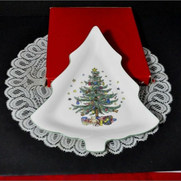 Nikko Christmas Tree Shaped Candy Dish - Picture 1 of 2
